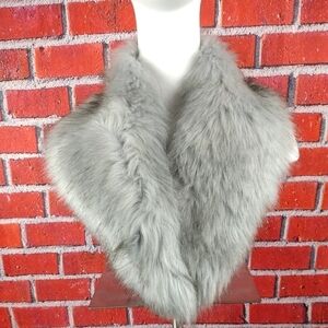 Cara New York Faux Fur neck